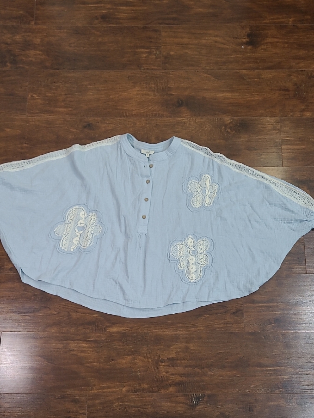 easel Light Blue 100% Cotton Lace-Appliqué Button Tunic Size Small